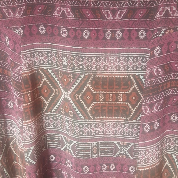 Long sleeve geometric  pattern tunic. 338 - Picture 2 of 7